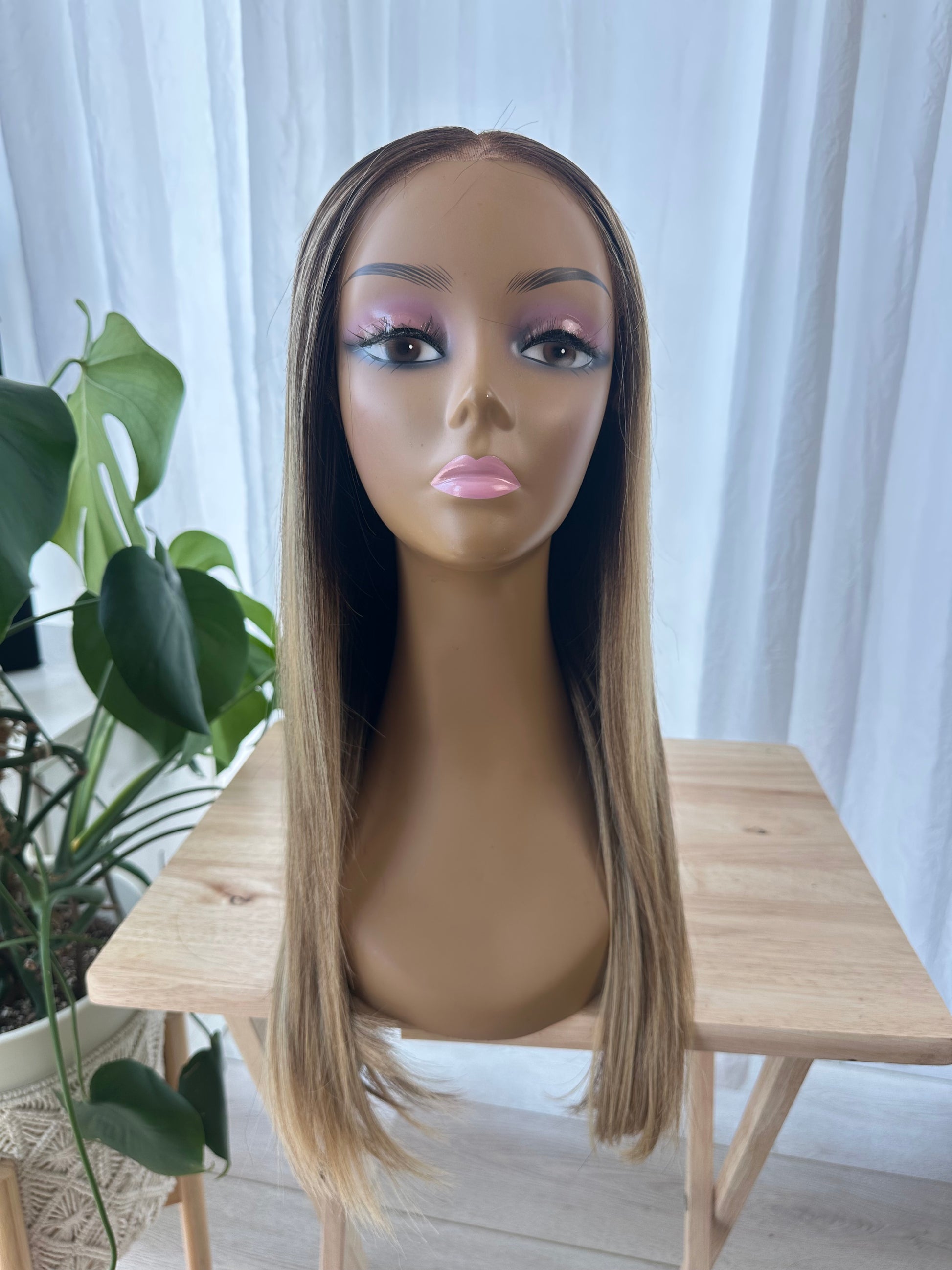 Hairvivi Crystiana